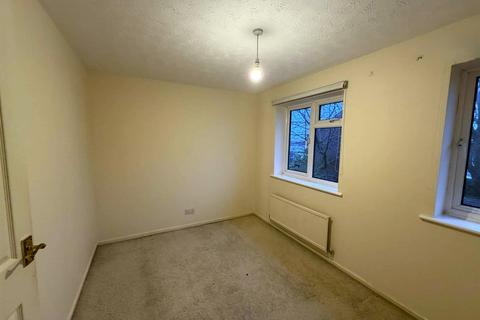 2 bedroom semi-detached house to rent, York Close, Birmingham B30