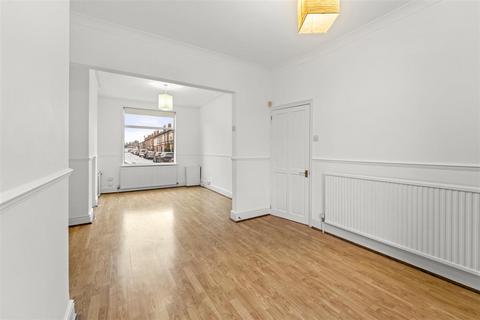 2 bedroom terraced house to rent, Hampden Road, Sale, Manchester