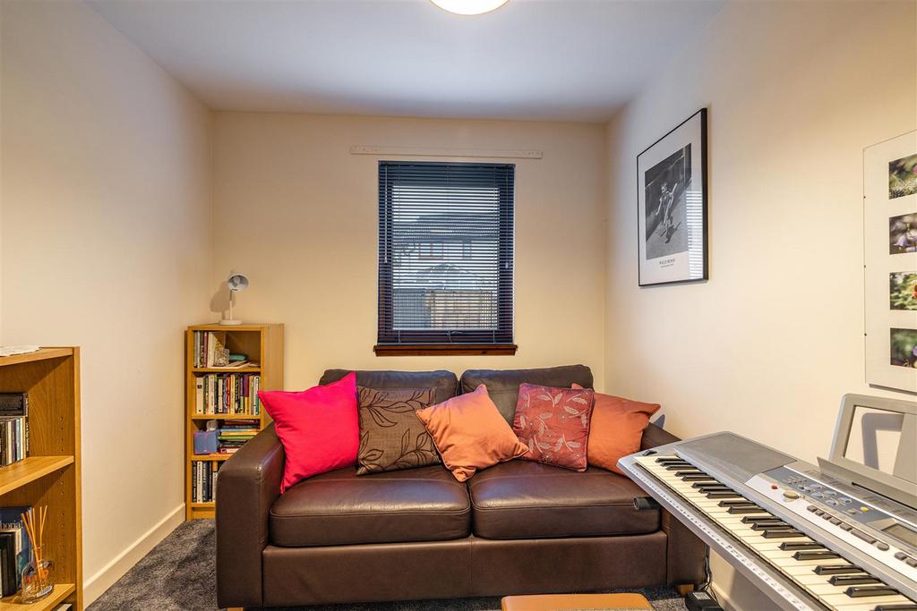 13 Sergeants Park Newtown St Boswells22.JPG