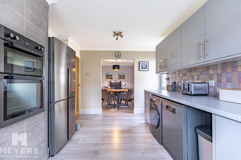 3 bedroom bungalow for sale, Poole BH17