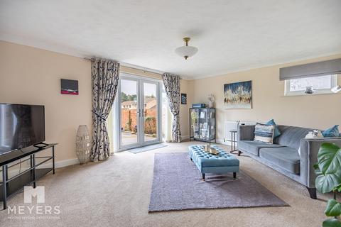 3 bedroom bungalow for sale, Poole BH17