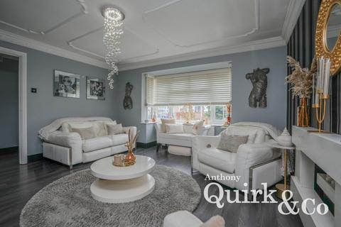 5 bedroom detached house for sale, Tewkes Road, Canvey Island, SS8