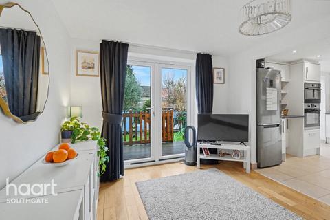 4 bedroom terraced house for sale, The Fairway, London