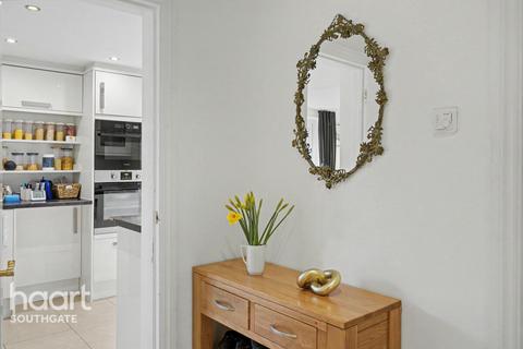 4 bedroom terraced house for sale, The Fairway, London