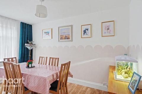 The Fairway, London