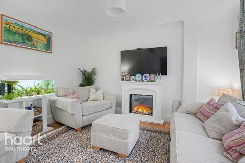 4 bedroom terraced house for sale, The Fairway, London