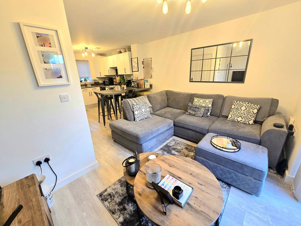 Open Plan Lounge/Kitchen