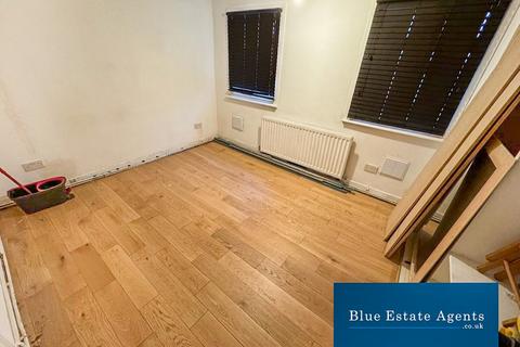 2 bedroom flat for sale, Brabazon Road, Hounslow, TW5