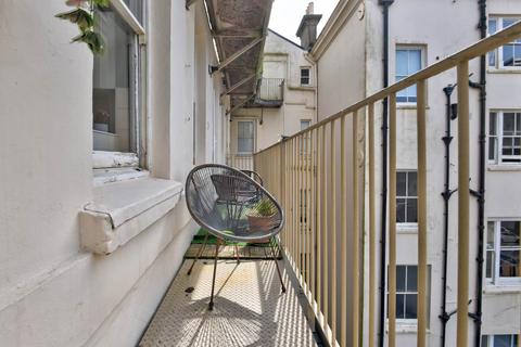 1 bedroom flat for sale, Verner House, Victoria Terrace, Hove