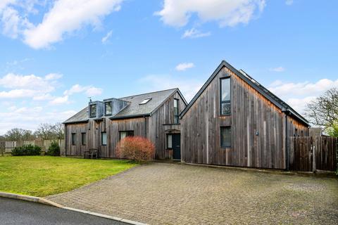 5 bedroom detached house for sale, Maplewood Drive, Lingfield RH7