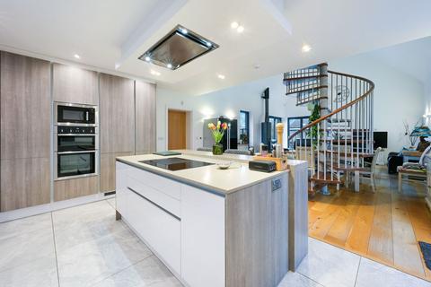 5 bedroom detached house for sale, Maplewood Drive, Lingfield RH7