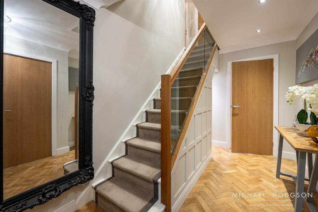 Tollerton Drive-02.jpg