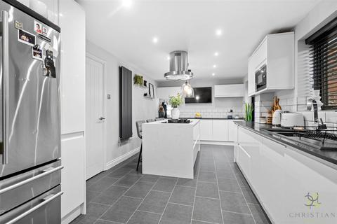 undefined, Beach Close, Evesham WR11