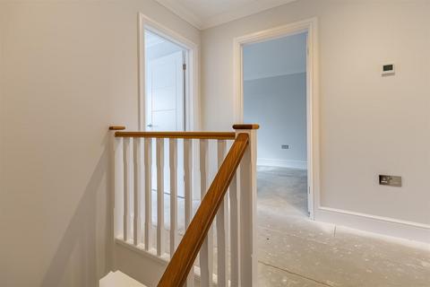 4 bedroom house for sale, St Josephs Close, Canvey Island SS8