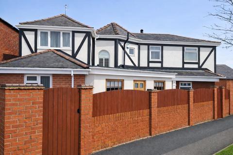4 bedroom detached house for sale, Eighth Avenue, Bridlington
