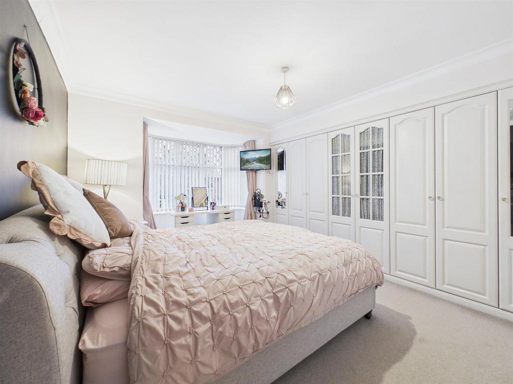 Bedroom: