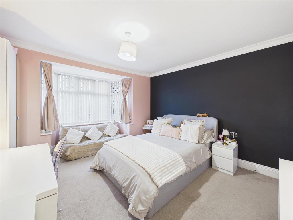 Bedroom: