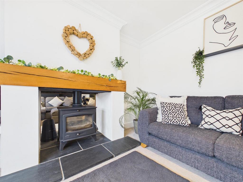 Dining/living room: