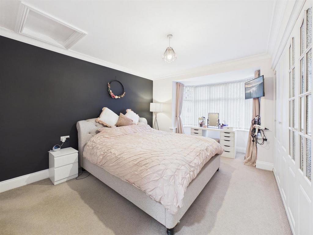 Bedroom: