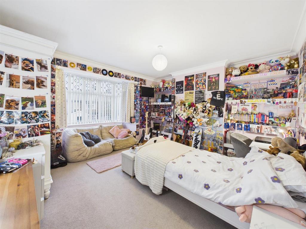 Bedroom: