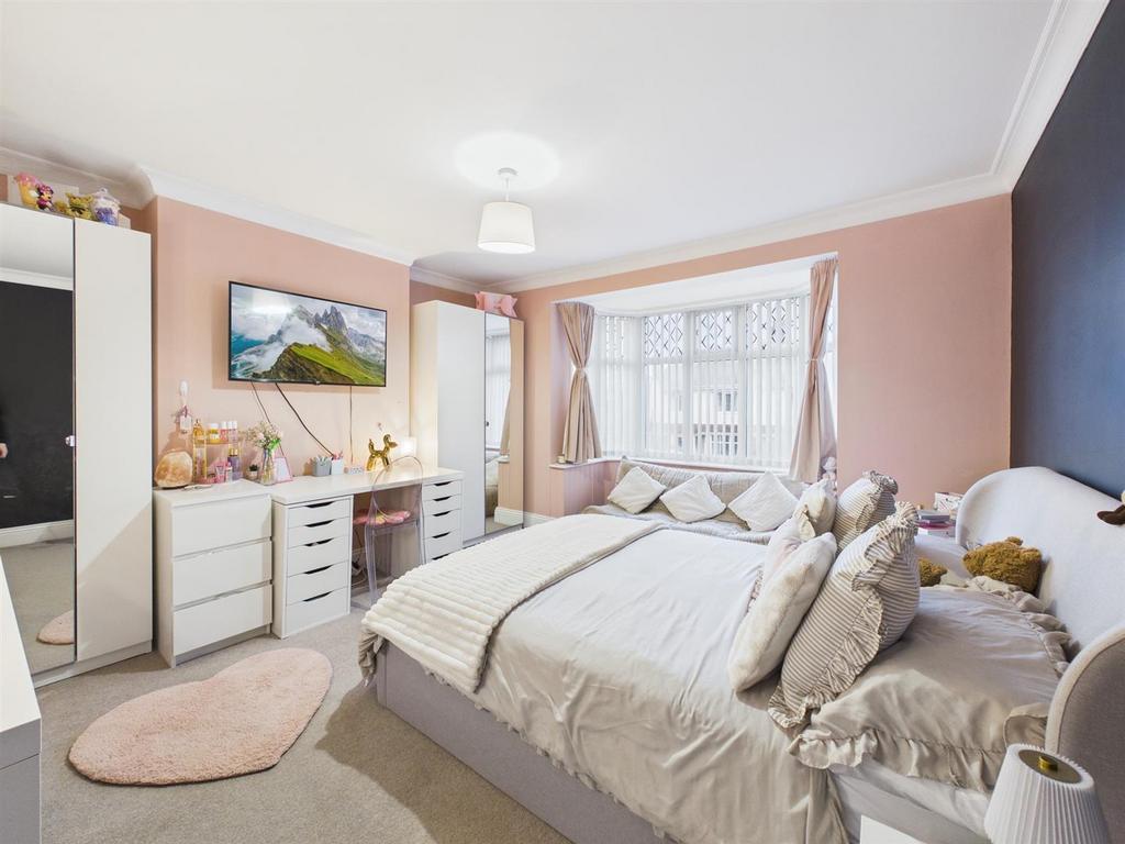 Bedroom:
