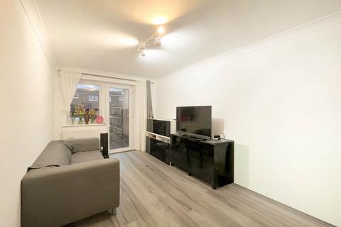 4 bedroom semi-detached house for sale, Windrush, New Malden