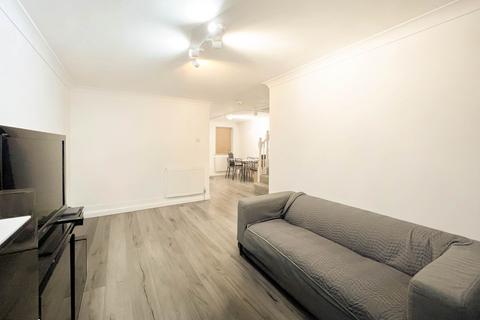 4 bedroom semi-detached house for sale, Windrush, New Malden