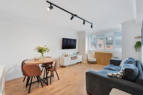 2 bedroom flat for sale, Amy Court, Merstham RH1