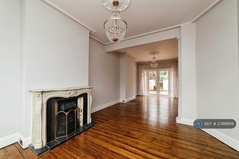 3 bedroom terraced house to rent, Lansdowne Road, London, E4