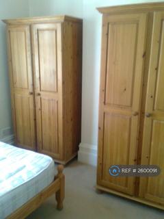 1 bedroom in a flat share to rent, London, London, NW2