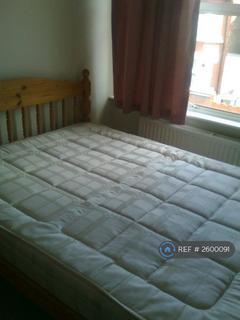 1 bedroom in a flat share to rent, London, London, NW2