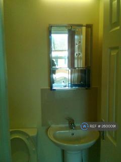 1 bedroom in a flat share to rent, London, London, NW2