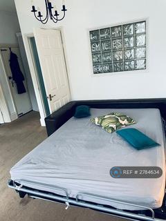 undefined, Isleworth, Isleworth, TW7