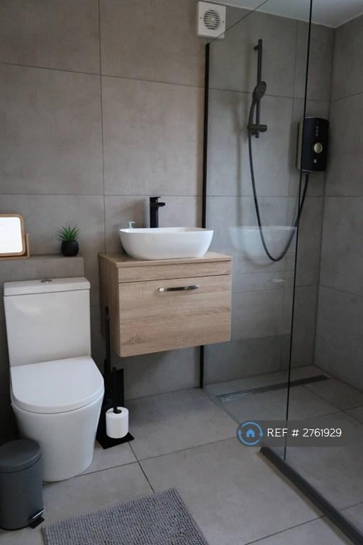 Loft Room Ensuite