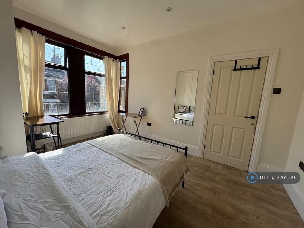 1st Floor Primary Bedroom