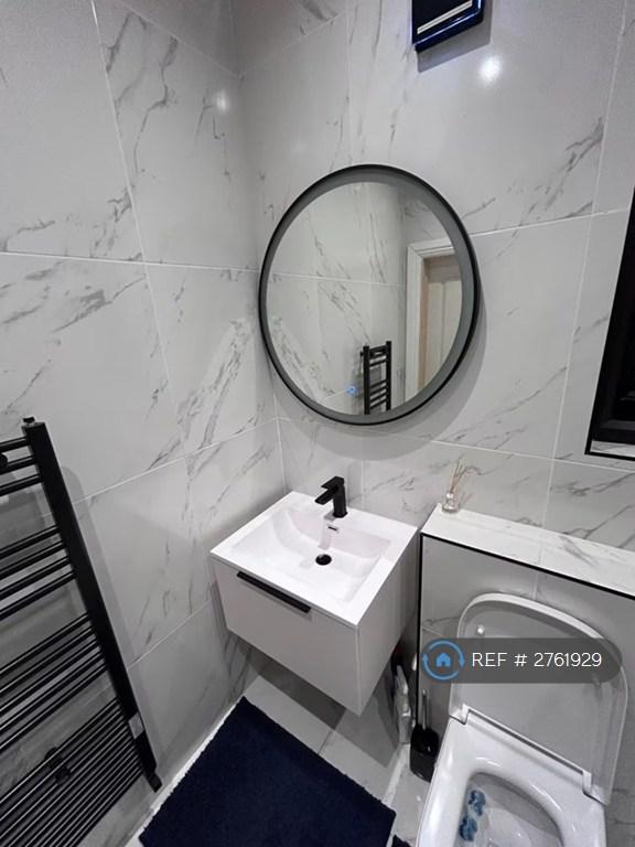 1st Floor Bathroom