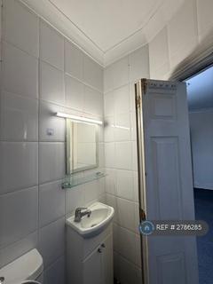 1 bedroom in a house share to rent, Lee High Road, London, SE13