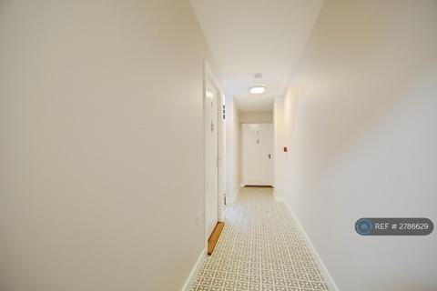 1 bedroom flat to rent, London Road, St. Albans, AL1