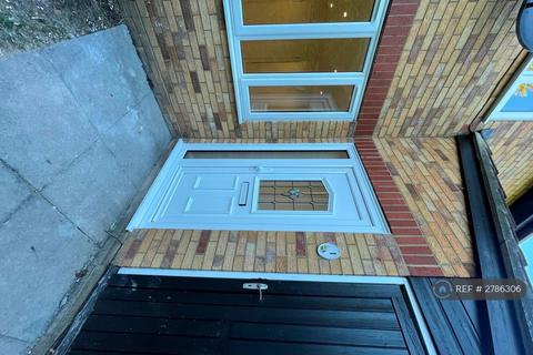 Studio to rent, Boxford Ridge, Bracknell, RG12