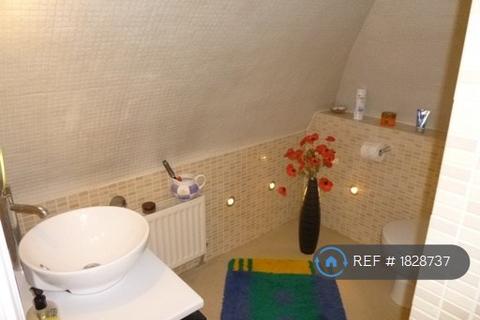 undefined, Crescent Court, Bedford, MK40