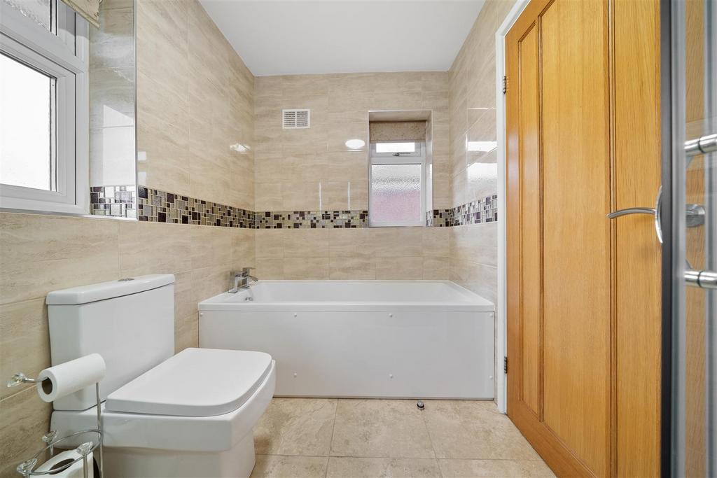 Bathroom2.jpg