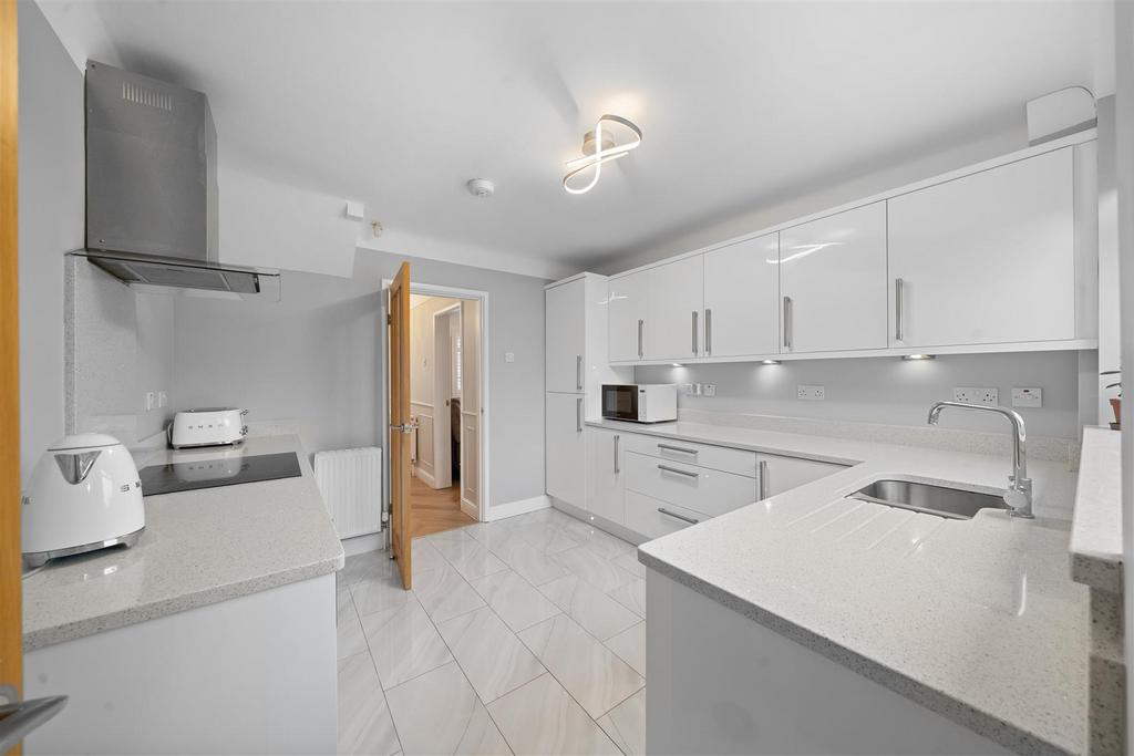 Kitchen1.jpg