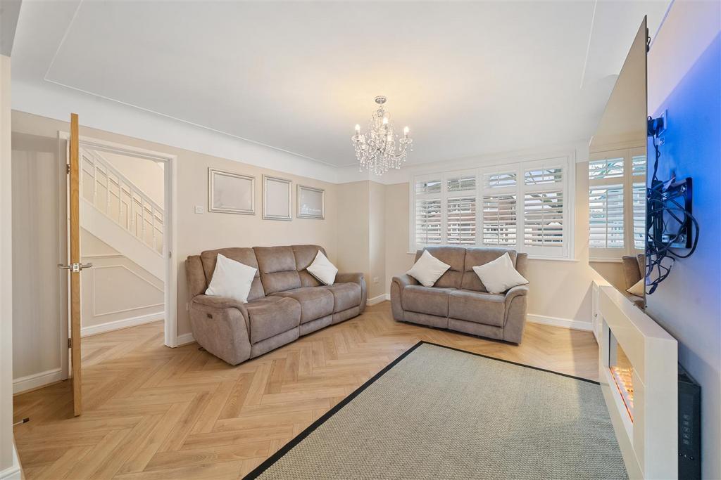 Living Room2.jpg