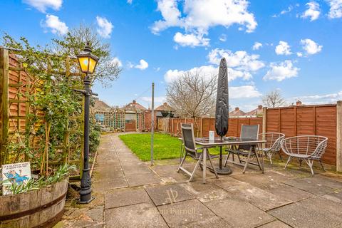3 bedroom semi-detached house for sale, Thirlmere Road, Hinckley, LE10