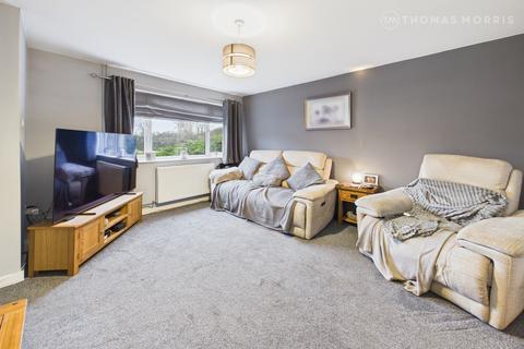 3 bedroom semi-detached house for sale, Sycamore Close, Bedfordshire SG18