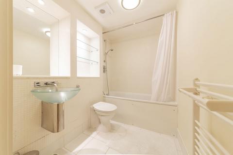 1 bedroom flat to rent, Chiswick High Road, London W4