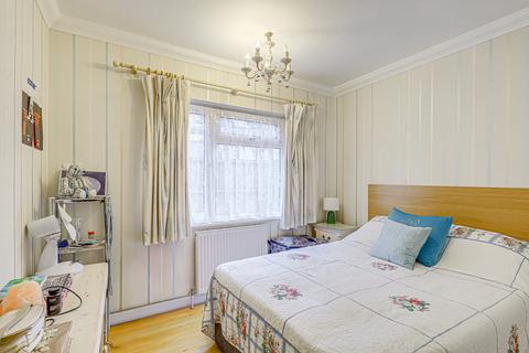 2 bedroom detached bungalow for sale, School Lane, Benfleet, SS7