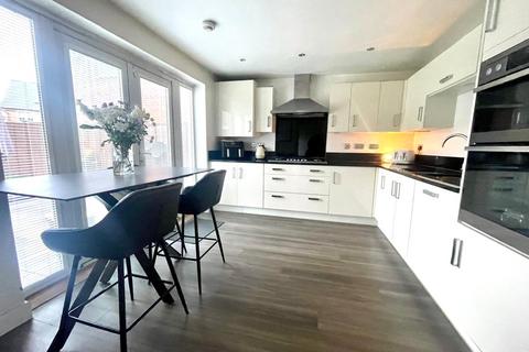 4 bedroom detached house for sale, Beehive Lane, Hawkwell, Hockley, Essex, SS5