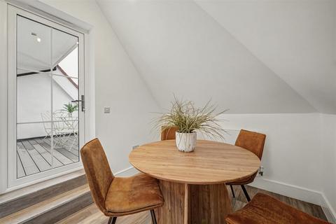 1 bedroom apartment for sale, Caspian House, Chase Side, Southgate, N14
