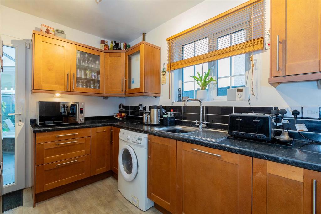 162 St Georges Crescent-9.jpg